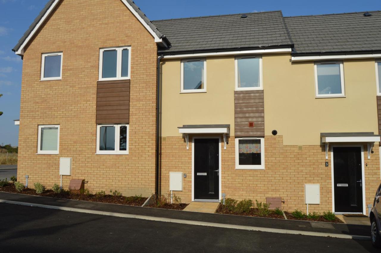 Fantastic Hampton Centre Stay Peterborough Exterior photo
